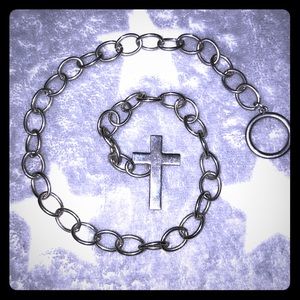 Cross and hoop closure metal chain necklace NEW